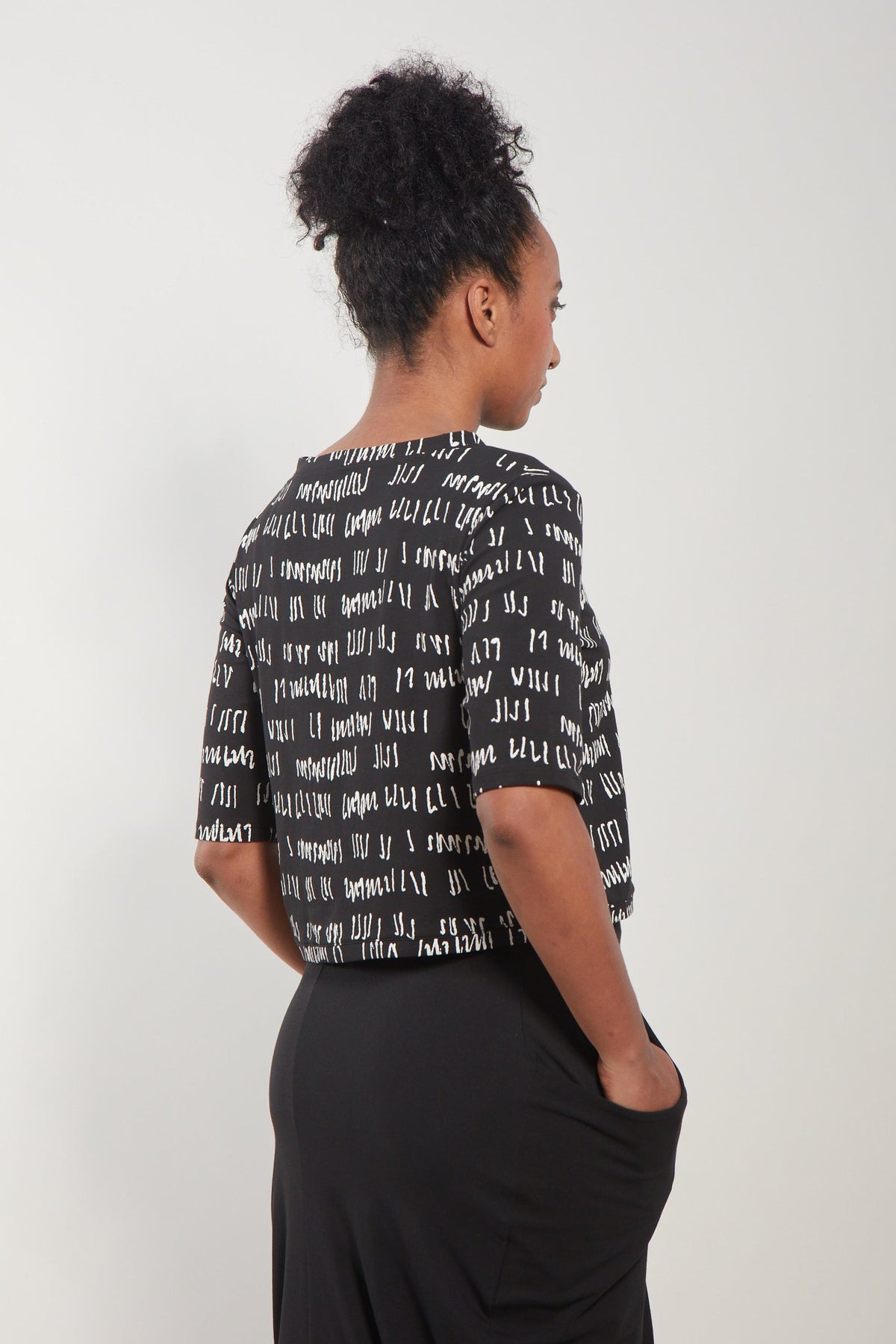 Sumi Top